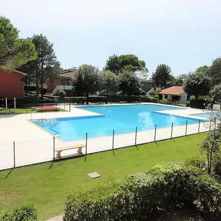 House With Pools And Outdoor Space * 比比翁