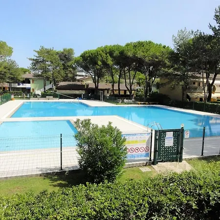 House With Pools And Outdoor Space 别墅 比比翁